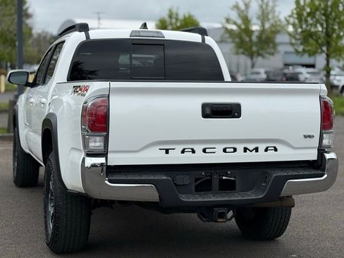 Certified 2024 Toyota Tacoma TRD Sport image 3