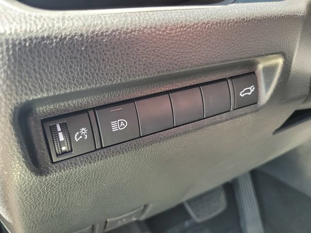 Used 2019 Toyota RAV4 XLE Premium w/ All Weather Liner Package FWD image 19