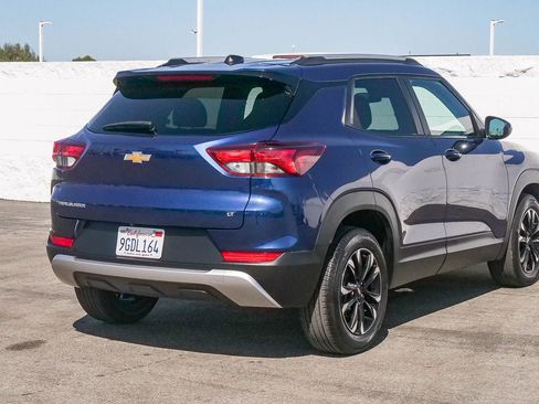 Used 2023 Chevrolet TrailBlazer LT w/ Convenience Package FWD image 9