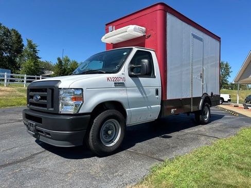Used 2024 Ford E-350 and Econoline 350 Super Duty w/ Power Windows & Locks Group RWD image 9