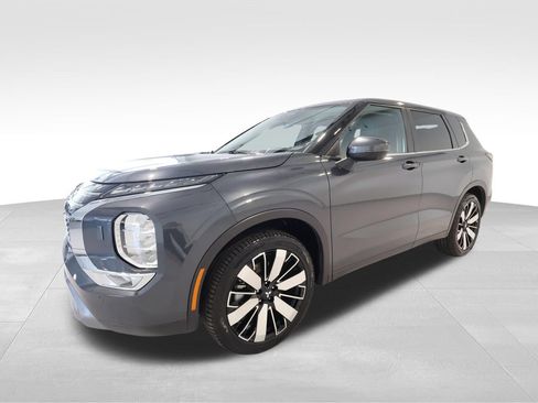 Used 2025 Mitsubishi Outlander SE AWD/4WD image 8