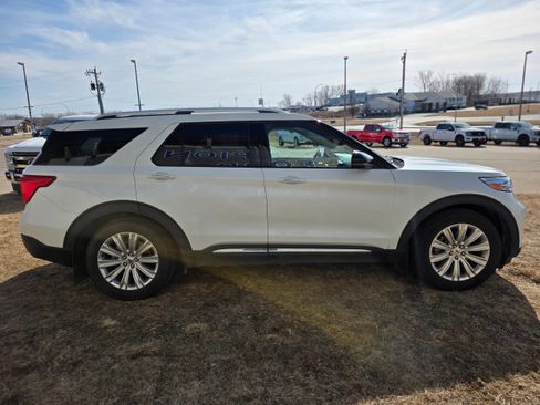 Used 2020 Ford Explorer Limited w/ Class III Trailer Tow Package image 5