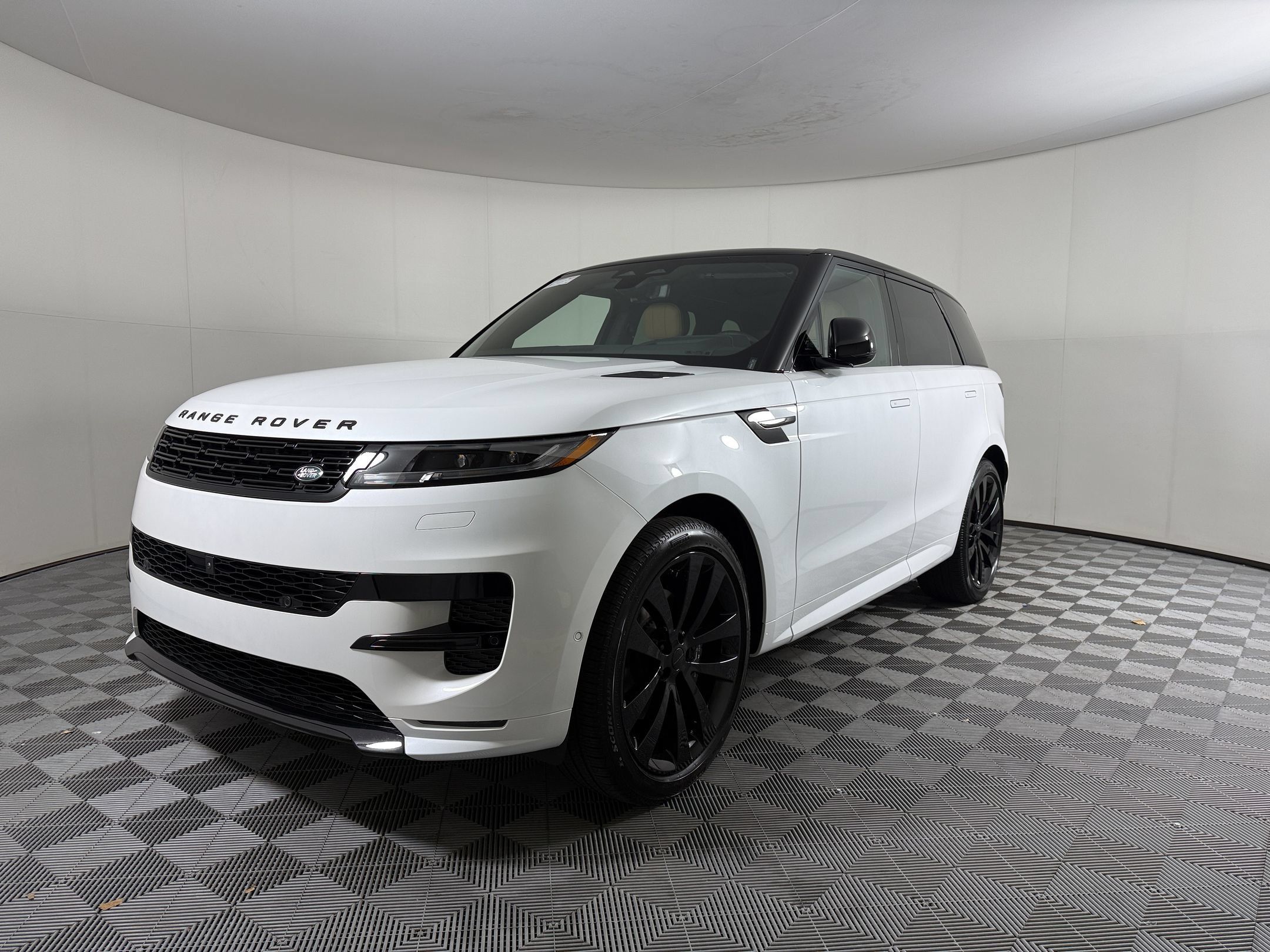 New 2027 Land Rover Range Rover Sport Dynamic SE AWD/4WD image 1