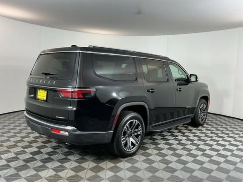 Used 2022 Jeep Wagoneer Series III w/ Rear Seat Entertainment Group AWD/4WD image 4