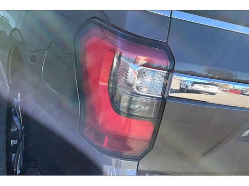 Used 2021 Ford Expedition Limited image 23