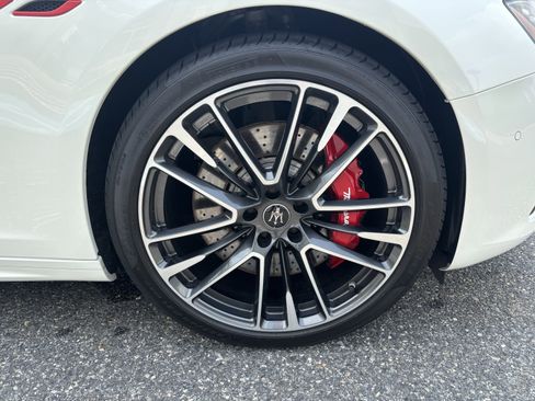 Used 2021 Maserati Ghibli Trofeo image 15