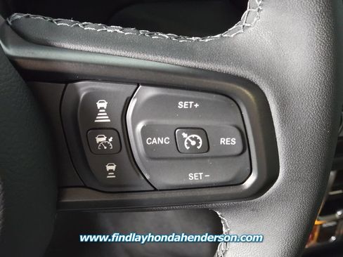 Used 2025 Jeep Gladiator Mojave AWD/4WD image 28