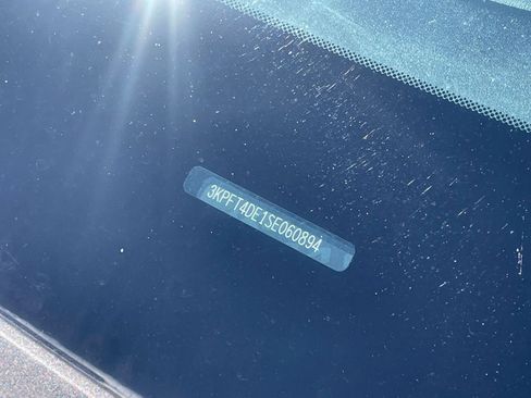 Used 2025 Kia K4 LXS image 32