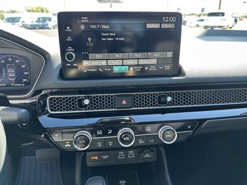 Used 2023 Honda Civic Touring image 15