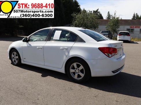 Used 2016 Chevrolet Cruze LT w/ Sun And Sound Package FWD image 5
