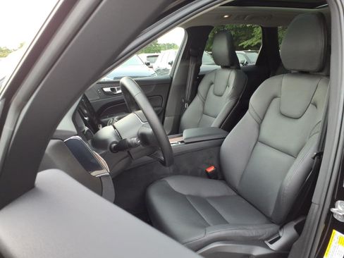 Used 2024 Volvo XC60 B5 Plus w/ Climate Package AWD/4WD image 7