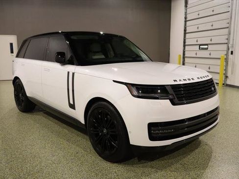 Used 2024 Land Rover Range Rover Long Wheelbase SE image 1