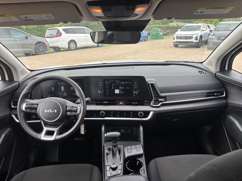 Used 2025 Kia Sportage LX image 32