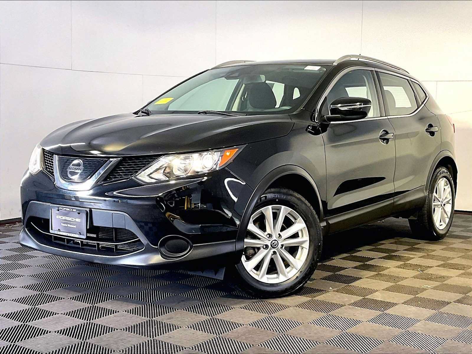 Used 2019 Nissan Rogue Sport SV AWD/4WD image 1