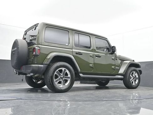 Used 2021 Jeep Wrangler Unlimited Sahara w/ Dual Top Group AWD/4WD image 23