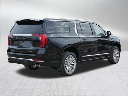 New 2026 GMC Yukon XL Denali w/ Sun & Power Step Package image 5