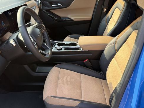 Used 2025 Chevrolet Equinox ACTIV w/ Convenience Package III AWD/4WD image 5