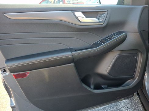 New 2026 Ford Escape SE FWD image 9
