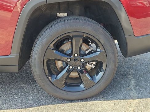 Used 2025 Jeep Grand Cherokee L Limited w/ Black Appearance Package image 32