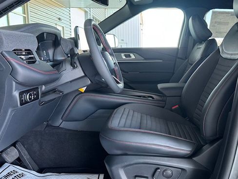 New 2026 Ford Explorer ST-Line w/ ST-Line Street Pack image 6