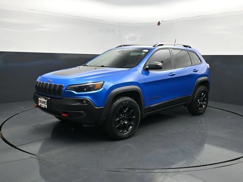 Used 2021 Jeep Cherokee Trailhawk w/ Sun, Sound & Nav Group AWD/4WD image 4