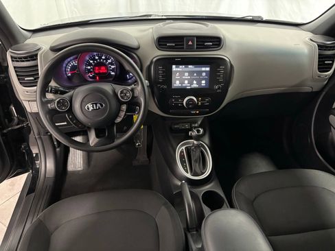 Used 2019 Kia Soul + image 19