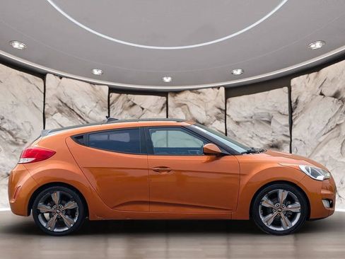 Used 2016 Hyundai Veloster w/ Option Group 03 FWD image 14