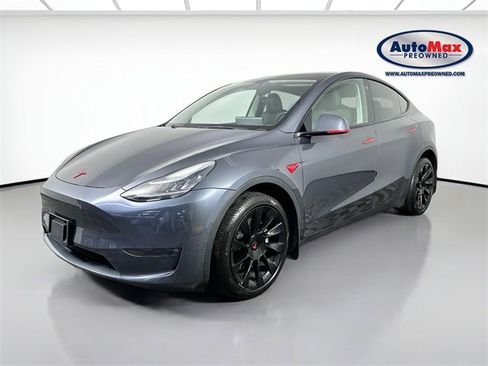 Used 2022 Tesla Model Y Long Range image 5