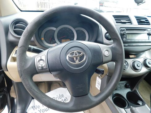 Used 2012 Toyota RAV4 FWD image 9