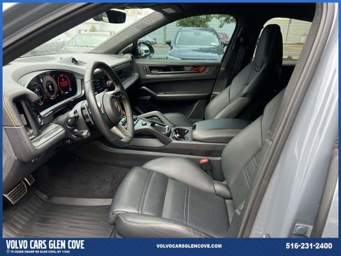 Used 2024 Porsche Cayenne Turbo GT AWD/4WD image 14