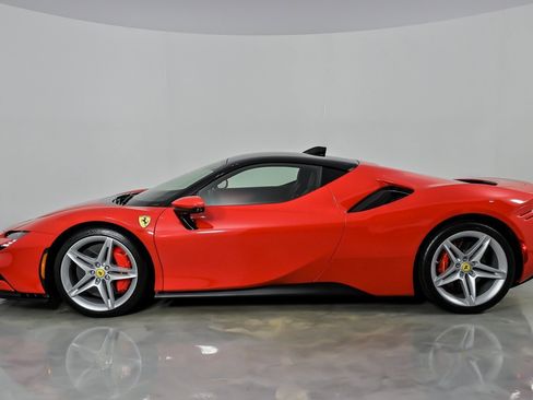 Used 2021 Ferrari SF90 Stradale image 8