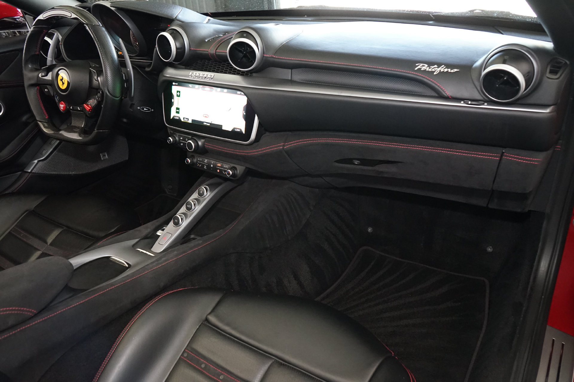Used 2019 Ferrari Portofino RWD image 10