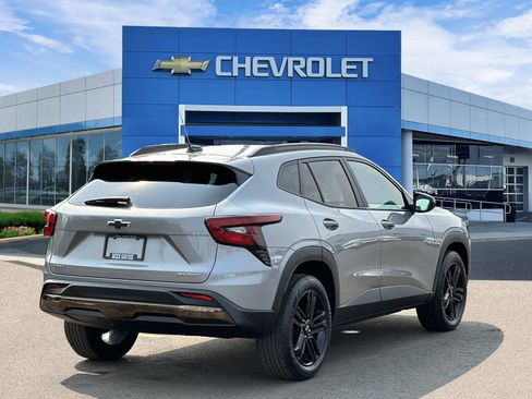 Certified 2024 Chevrolet Trax ACTIV w/ Sunroof Package FWD image 4