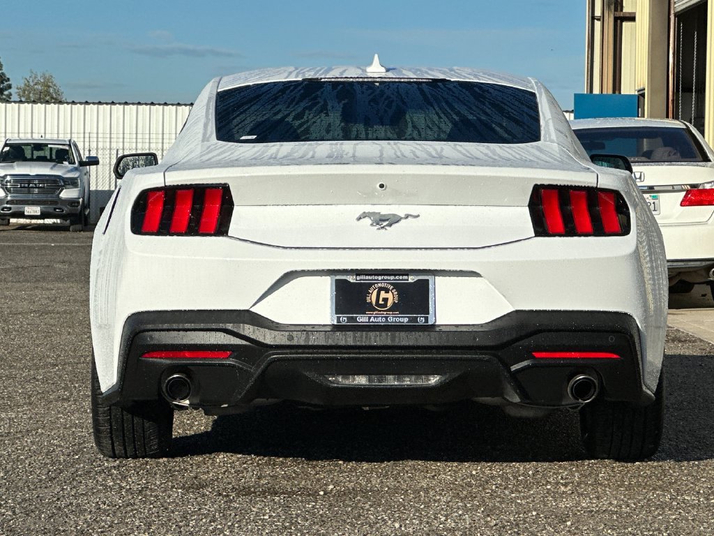 Used 2024 Ford Mustang Coupe RWD image 5