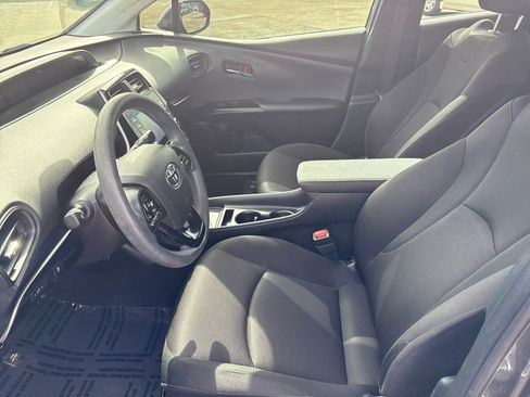 Used 2022 Toyota Prius L Eco image 9