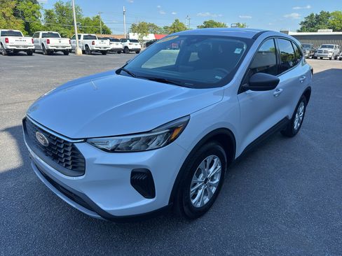 Used 2025 Ford Escape Active FWD image 5