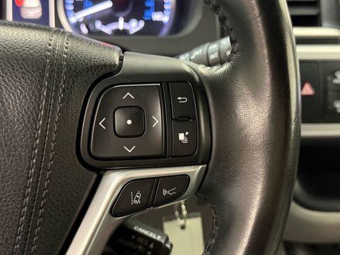 Used 2017 Toyota Highlander Plus image 30