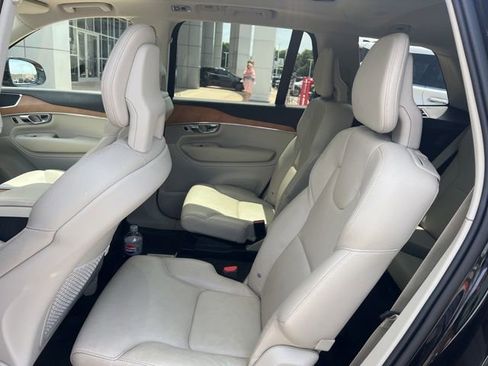 Used 2021 Volvo XC90 T6 Momentum w/ Advanced Package AWD/4WD image 7