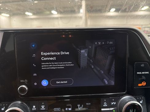 Used 2023 Toyota Highlander L image 23