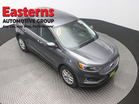 Used 2024 Ford Edge SEL image 3