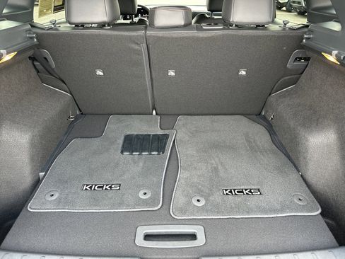 Used 2025 Nissan Kicks SR image 19