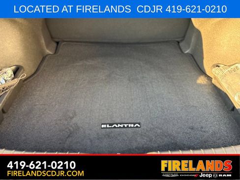 Used 2026 Hyundai Elantra SE FWD image 15