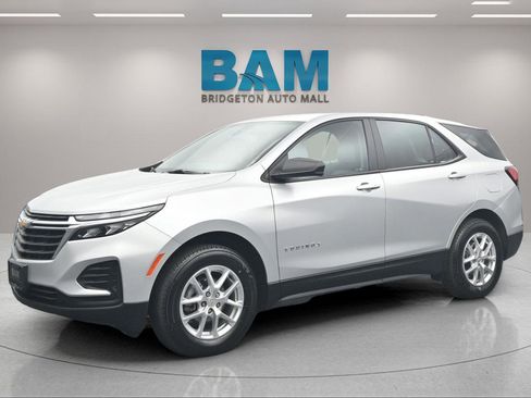Certified 2022 Chevrolet Equinox LS AWD/4WD image 6