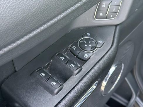 Used 2021 Ford Expedition XLT image 23