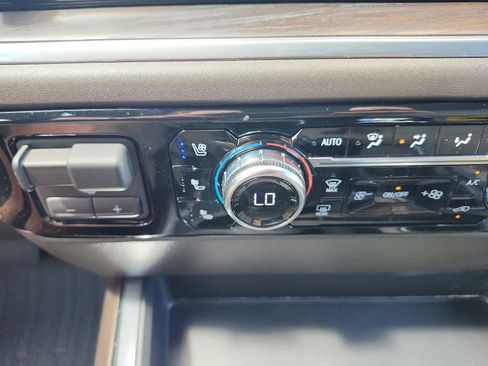 Certified 2025 GMC Sierra 1500 SLT w/ SLT Premium Plus Package AWD/4WD image 24