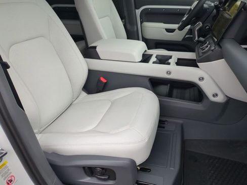 New 2026 Land Rover Defender 110 X-Dynamic SE AWD/4WD image 18