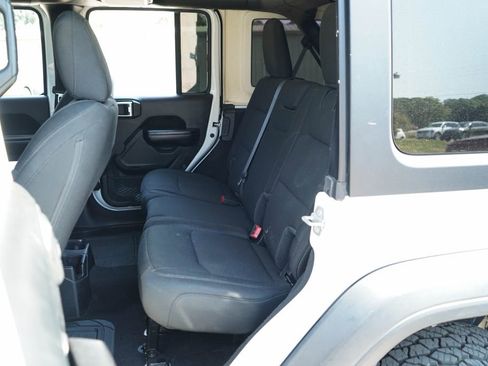 Used 2020 Jeep Wrangler Unlimited Sport S image 34