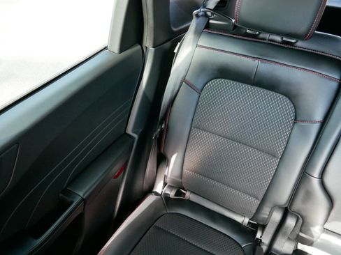 Used 2025 Ford Escape ST-Line image 12