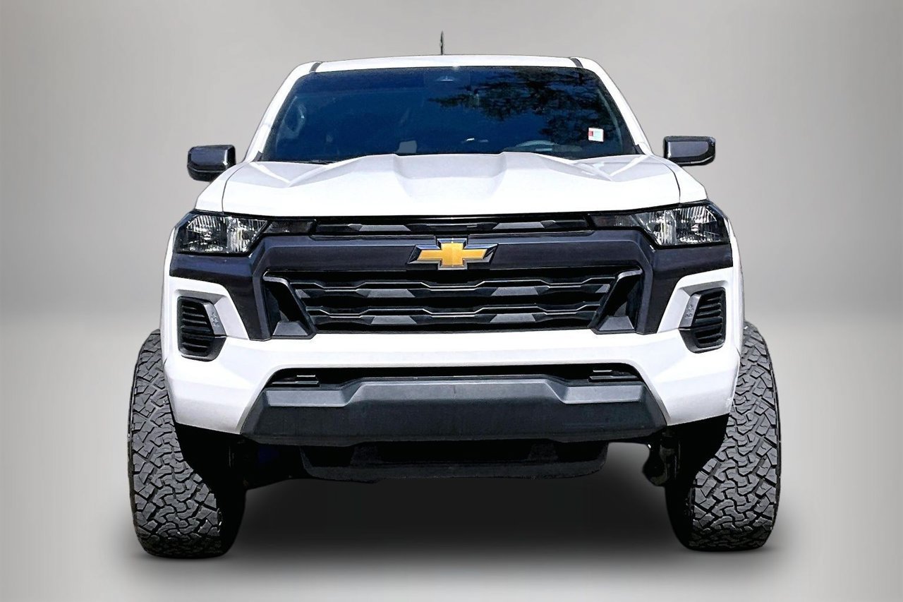 Used 2023 Chevrolet Colorado LT RWD image 3