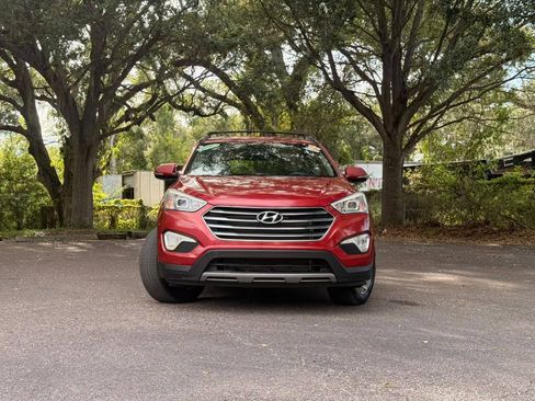 Used 2013 Hyundai Santa Fe GLS FWD image 2